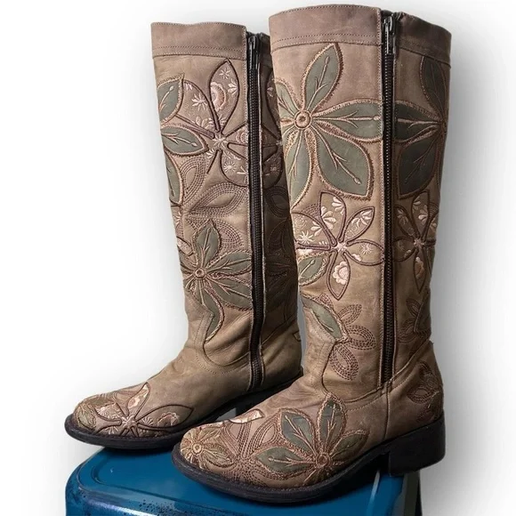 Dan Post “Lily of the West” Brown Leather Boots w/ Floral & Embroidery Stitching - Picture 2 of 8